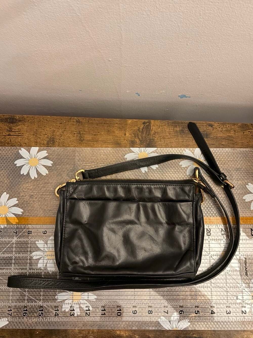 HOBO Darcy Leather Crossbody Carryall Bag in Black